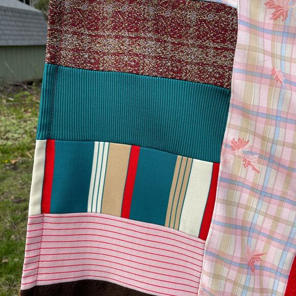 Vintage 70s Polyester Knit Patchwork Quilt Blanket Skiers Skiing Retro Decor - Picture 9 of 14